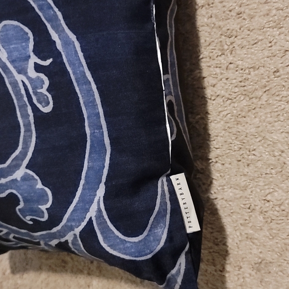 Pottery Barn Outdoor Navy Lumbar Pillows - Picture 4 of 8